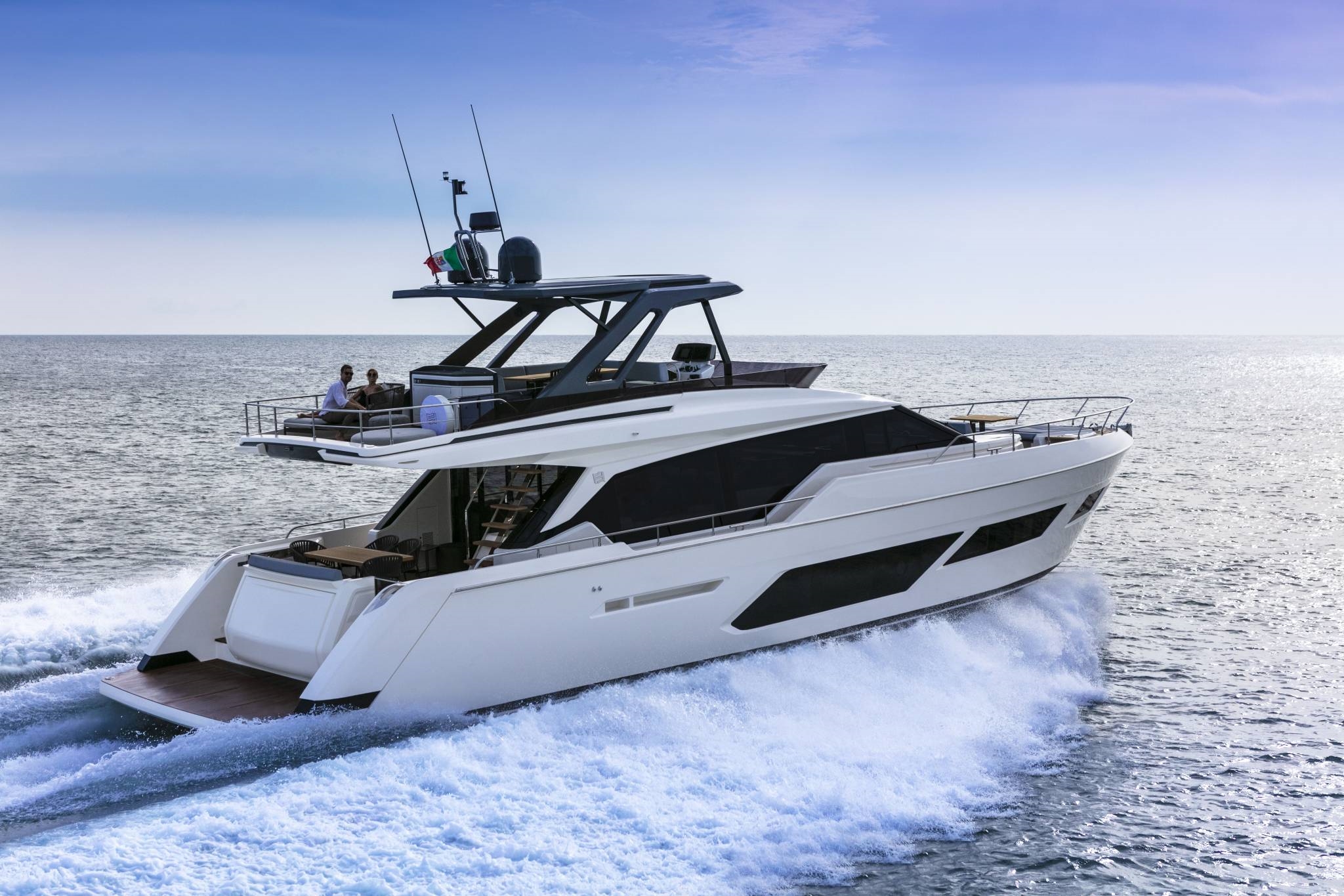 Роскошная Ferretti Yachts 720 в наличии в Турции